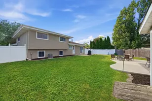 18837 W Louise Dr, Lansing, IL 60438 - Photo 5