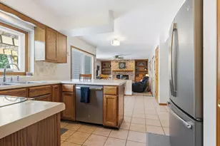 301 S Evergreen Ln, Bloomington, IL 61704 - Photo 9