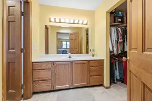 301 S Evergreen Ln, Bloomington, IL 61704 - Photo 23