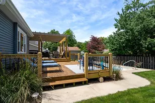 301 S Evergreen Ln, Bloomington, IL 61704 - Photo 35