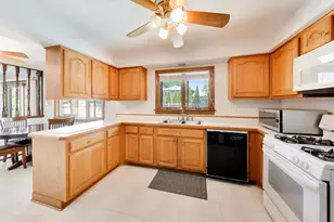 125 Lynnfield Ln, Schaumburg, IL 60193 - Photo 15
