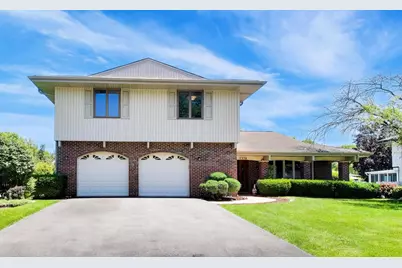 125 Lynnfield Lane, Schaumburg, IL 60193 - Photo 1