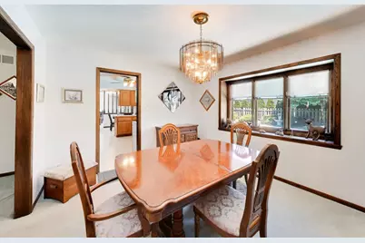 125 Lynnfield Lane, Schaumburg, IL 60193 - Photo 9