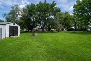 310 E Jefferson St, Dana, IL 61321 - Photo 39
