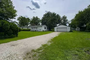 310 E Jefferson St, Dana, IL 61321 - Photo 43
