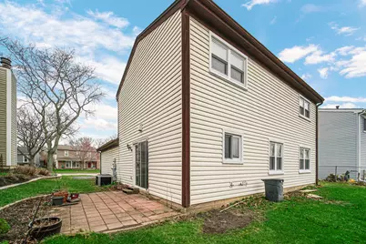 593 Iroquois Trail, Carol Stream, IL 60188 - Photo 3