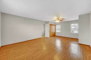 593 Iroquois Trail, Carol Stream, IL 60188 - Photo 9