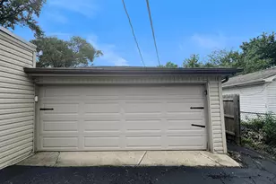 2413 Meridian Dr, Joliet, IL 60431 - Photo 5