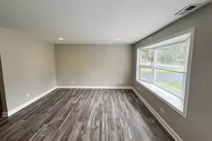 2413 Meridian Dr, Joliet, IL 60431 - Photo 9