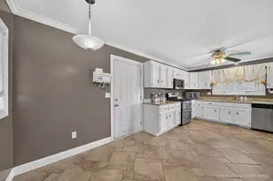 330 W Amie Ave, Hinckley, IL 60520 - Photo 5