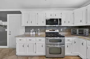 330 W Amie Ave, Hinckley, IL 60520 - Photo 9
