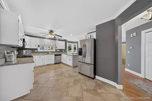330 W Amie Ave, Hinckley, IL 60520 - Photo 7