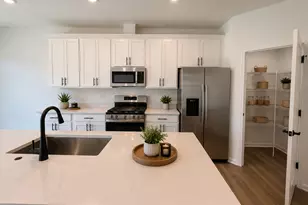 8545 Chadwick Ct, Woodridge, IL 60517 - Photo 5