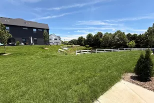 8545 Chadwick Ct, Woodridge, IL 60517 - Photo 9