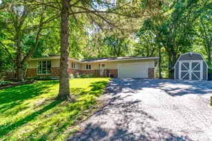 816 Black Partridge Rd, McHenry, IL 60051 - Photo 1