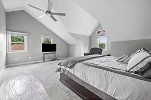 6076 Angel Ln, Lisle, IL 60532 - Photo 17