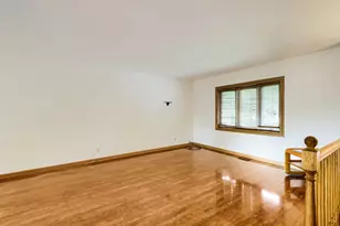 [Address not provided], Streamwood, IL 60107 - Photo 3