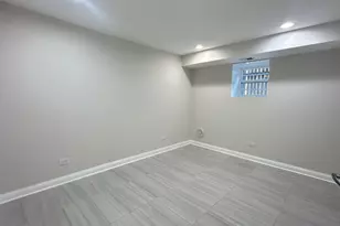 5226 N Bernard St, Chicago, IL 60625 - Photo 3