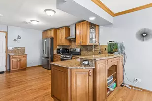 1009 E Wilson Ave, Lombard, IL 60148 - Photo 9