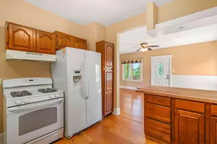 10202 Perry Rd, Dekalb, IL 60115 - Photo 9