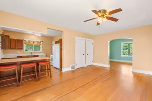 10202 Perry Rd, Dekalb, IL 60115 - Photo 3