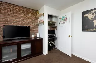 6010 Oakwood Dr, Lisle, IL 60532 - Photo 5
