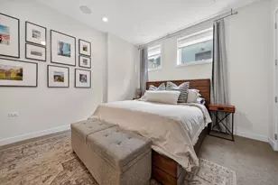 1751 W Roscoe St, Chicago, IL 60657 - Photo 9