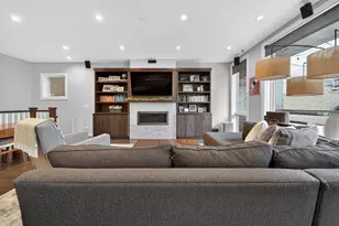 1751 W Roscoe St, Chicago, IL 60657 - Photo 7