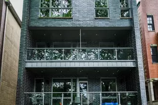 1751 W Roscoe St, Chicago, IL 60657 - Photo 1