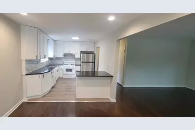 8638 Trumbull Avenue #02, Skokie, IL 60076 - Photo 9