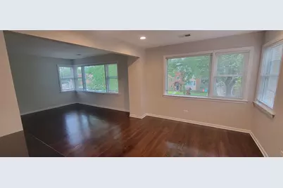 8638 Trumbull Avenue #02, Skokie, IL 60076 - Photo 5