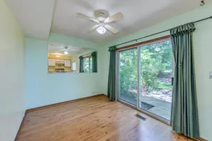 2016 Muirfield Cir, Elgin, IL 60123 - Photo 5