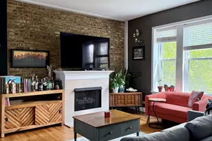 3102 W Cullom Ave, Chicago, IL 60618 - Photo 3