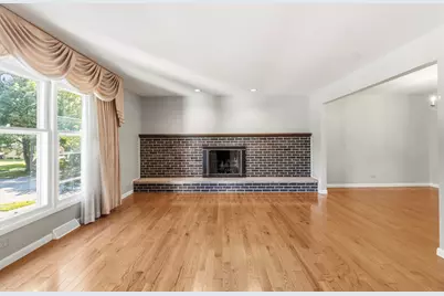 933 W Gilbert Avenue, Palatine, IL 60067 - Photo 5