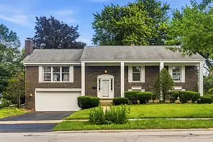 933 W Gilbert Ave, Palatine, IL 60067 - Photo 1