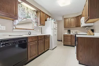 704 E North Street, Pontiac, IL 61764 - Photo 7