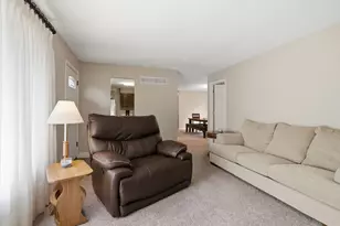 704 E North St, Pontiac, IL 61764 - Photo 5