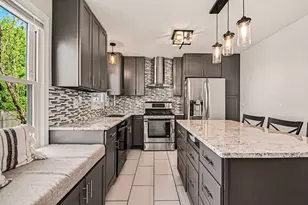 2004 Primrose Dr, Plainfield, IL 60586 - Photo 9
