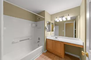 31704 Kline Cir, Warrenville, IL 60555 - Photo 15
