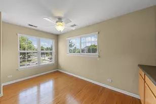 31704 Kline Cir, Warrenville, IL 60555 - Photo 7