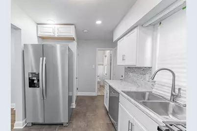 8252 S Calumet Avenue, Chicago, IL 60619 - Photo 7