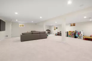504 Lois Ct, Mount Prospect, IL 60056 - Photo 13