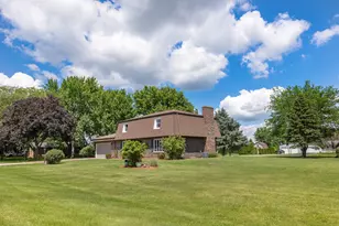 5573 S Beebe Dr, Rochelle, IL 61068 - Photo 33