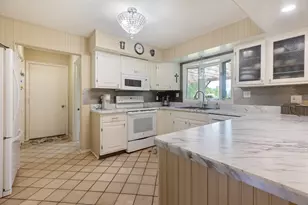 5573 S Beebe Dr, Rochelle, IL 61068 - Photo 3