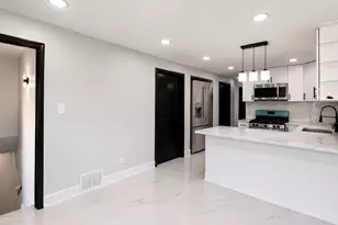 5742 W 63rd Pl, Chicago, IL 60638 - Photo 13