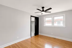 5742 W 63rd Pl, Chicago, IL 60638 - Photo 7