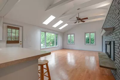 2508 Highland Drive, Lindenhurst, IL 60046 - Photo 11