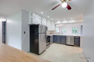 2508 Highland Dr, Lindenhurst, IL 60046 - Photo 19