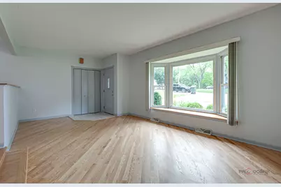 2508 Highland Drive, Lindenhurst, IL 60046 - Photo 5