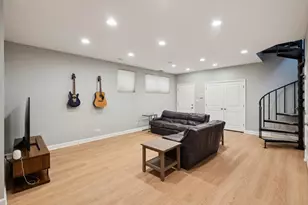 2130 W Le Moyne St, Chicago, IL 60622 - Photo 9